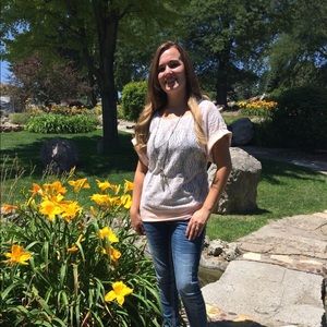 Meet your Posher, Crystal